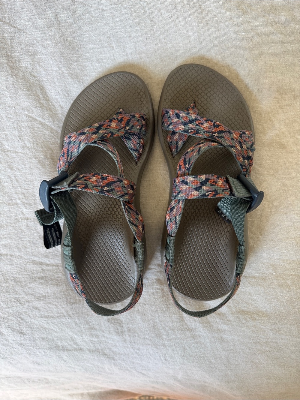 Women’s Chaco Sandals 6